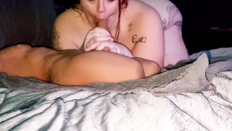 Baby Kaykez 69: Kaykez con il culo grasso succhia e cavalca un dildo,...