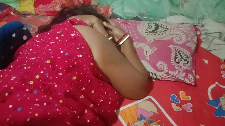 Pakhi0705: 与邻居的朋友妻子的秘密爱情性爱