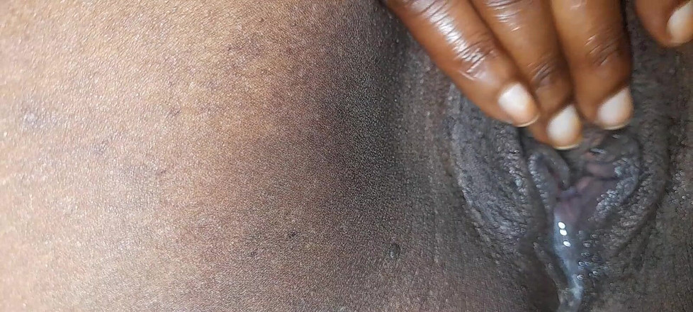 BMCs: Моя пизда потребує члена, і з тебе капає рідина, щоб проковтнути хлопця