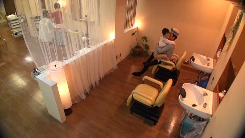 CherryBONBON: Terlalu Banyak Pandang, Terlalu Banyak Ketegangan - di dalam Salun Di...