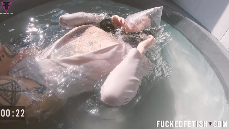 Fucked fetish: 4K Water Bagging Sexy Latin Goddess Swimsuit Topples