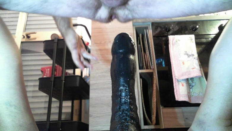 GiantDildoLover: Nějaké dilda pro můj zadek, od 4 cm do 12 cm o...