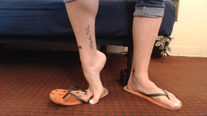 Abby Anna: Red Flip Flops Toe Wiggling Shoeplay