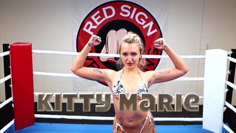 Red Sign Wrestling: Kitty Marie vs Katt Noir - seksgevecht