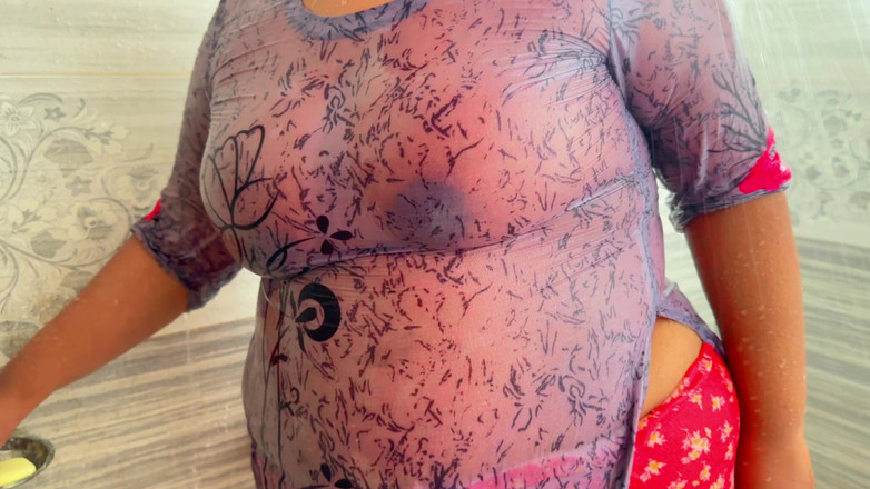 Aria Mia: Ibu tiri super semok mesir dientot habis-habisan di kamar mandi...