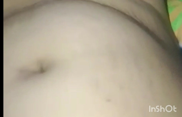 Desicouple: Моя горячая сексуальная подруга трахает пальцами тугую киску