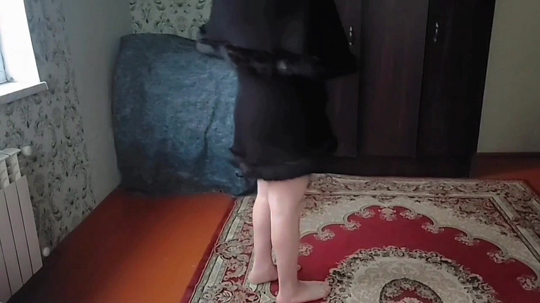 Kitty_Cross: Si cantik trans cantik mengikat rambut dengan pita