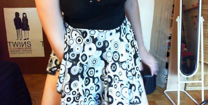 Nicoletta Embassi: Bosmu di kantor bersumpah dan mempermalukanmu dengan gara-gara kamu hanya...