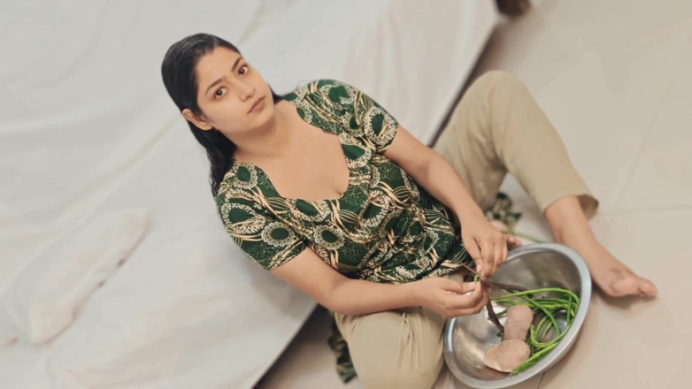 Piya pori: Desi Girl Homemade