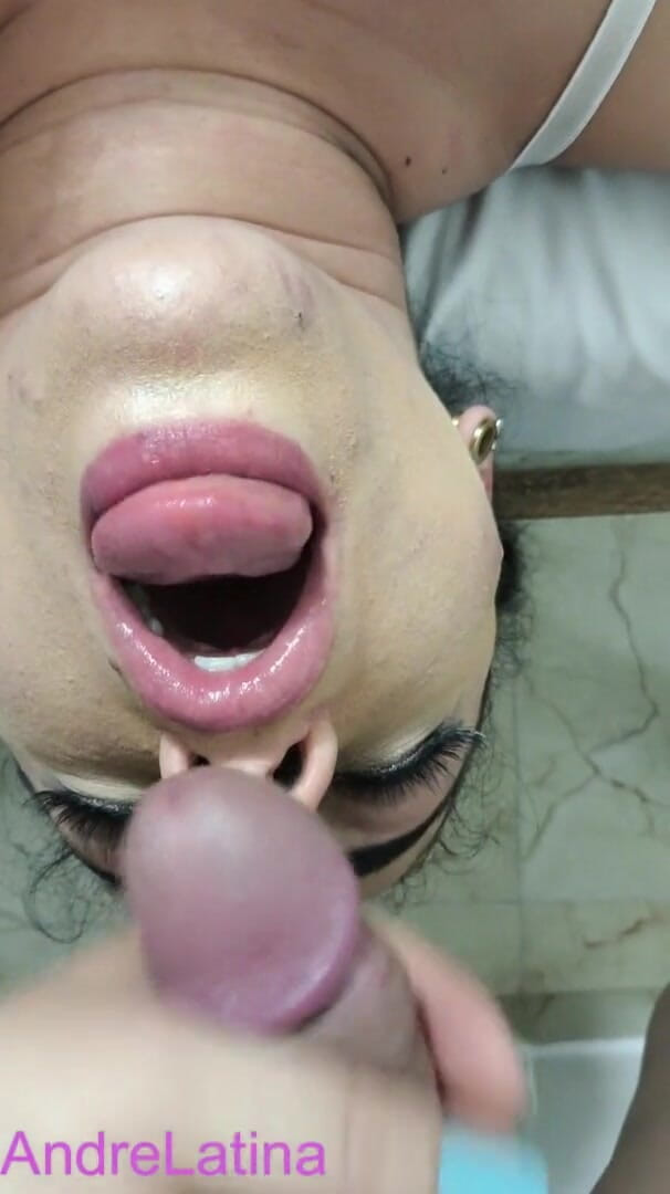 Gatita latina: Stepmom Helps Me Get My Cum Out