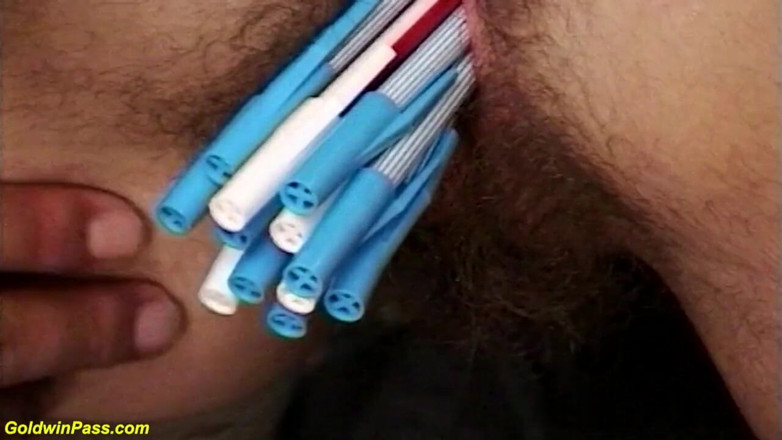 Look I am Hairy: Viele bleistifte in all ihren haarigen löchern