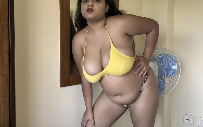 Hot_Mirchi: Dia sangat panas dan miang.