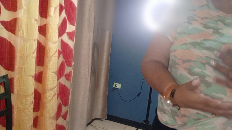 Milfta boohot: Ein gespräch mit meiner reifen stiefmutter und lädt mich ein