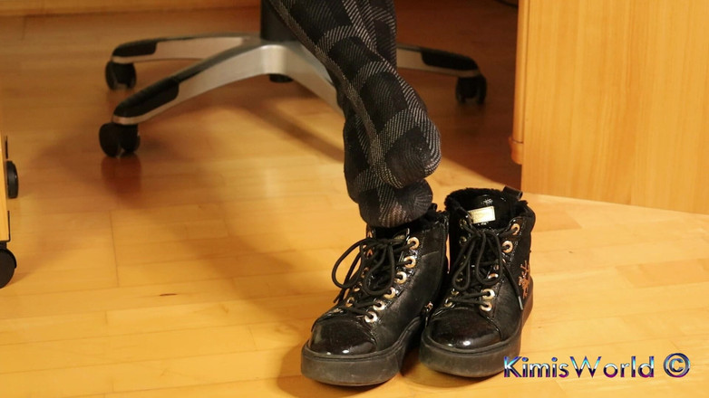 KimisWorld: Kostkové punčocháče &amp; Stylové tenisky - honění, hra na hraní a zaostření...