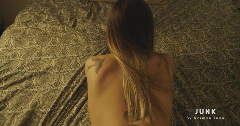 Junk Productions: Soția este prinsă înșelând - Filmare găsită cu vedere la persoana 1