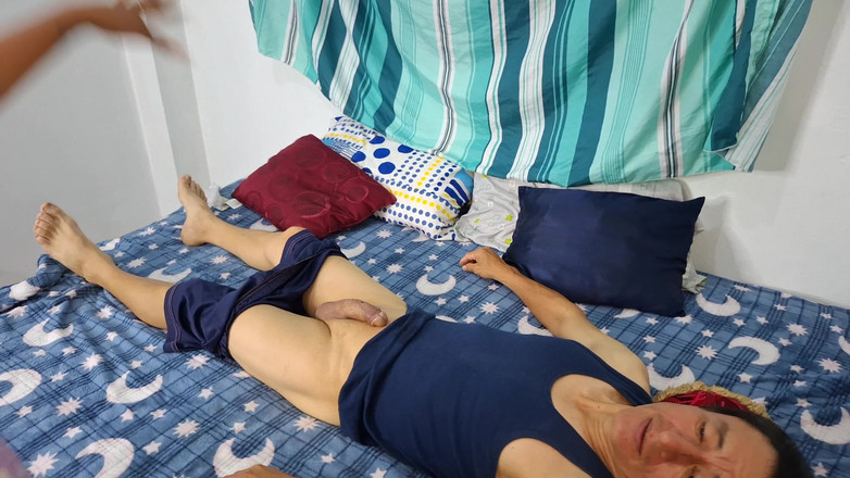 Lady: 변태 늙은 계부에게 최고의 오럴을 주는 아름다운 의붓딸