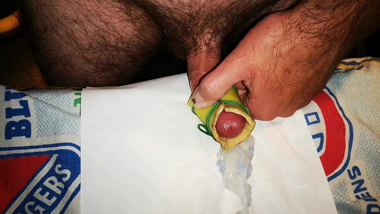 Cicci77: Masturbasi pakai pisang