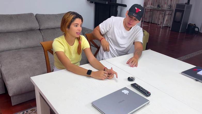 Labestiaylabella: Submissa permite ser fodida com força sem dizer nada e...