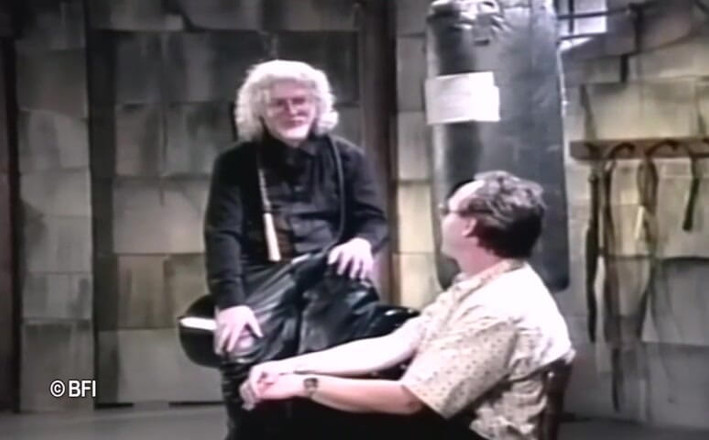 Slave Seks: Old experienced grandpa ties up a hot blonde.