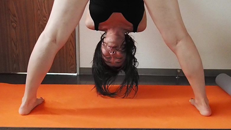 Mayumi Kanzaki: Jóga ve spodním prádle