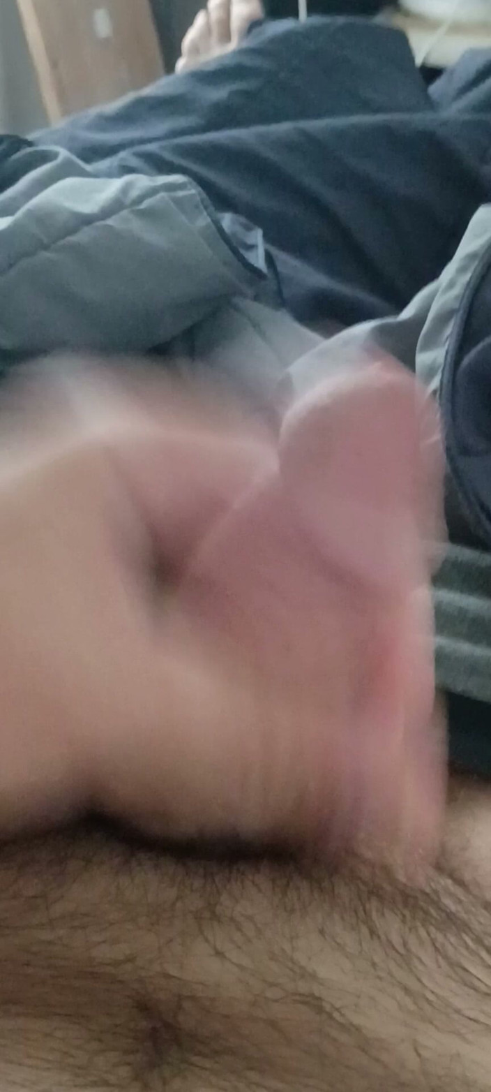 BigpizzaJoe: Bored in Bed