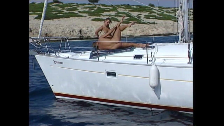 MMV films - The Original: Dvě sexy zadky milfky ošukané a vystříkané na kundičku obrovským...