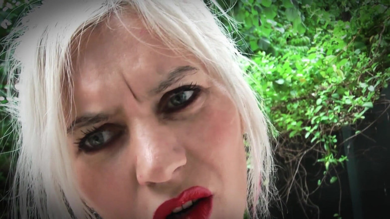 Goddess Celine: Zum küssen aufgefordert (teil 1)
