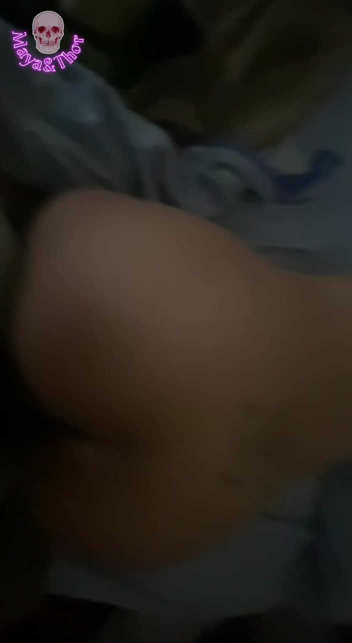 Mayay Thor X: セックスとずさんなクリームパイにおいしいBusty