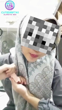 Büyük memeli Endonezyalı tesettürlü porno