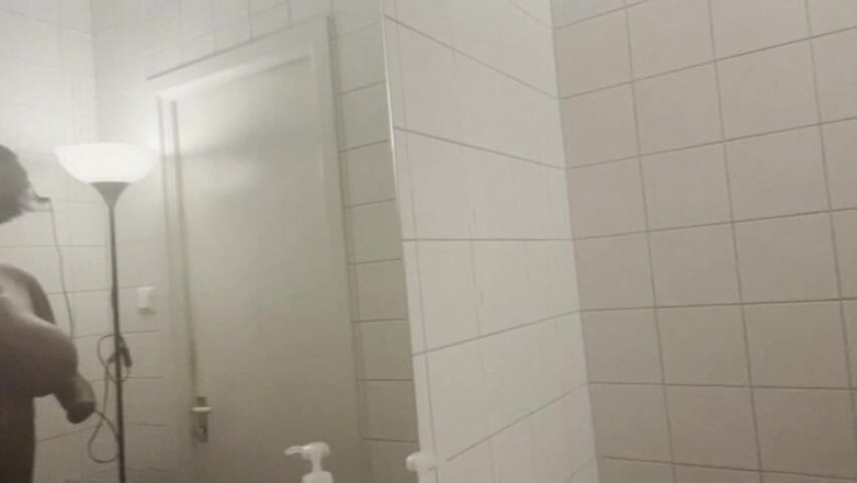 JuneAmputee: 我的G-cup水平视图