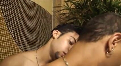 Hot Latinos dudes not gay but curious: Cewek latino straight seksi ngentot untuk pertama kalinya 35