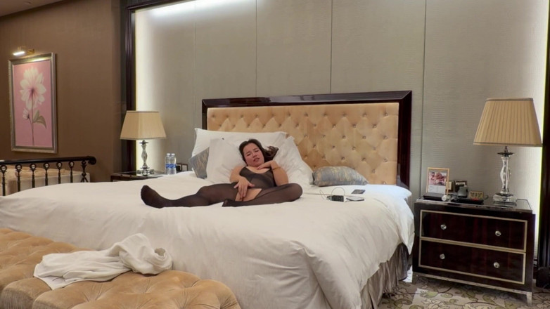 Lulu Wild: Submissive Chinese Slut Lulu Wild Lets White Big Dick Fuck...