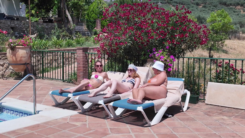 Lily kink: Mature Swingers Holiday Pool Side Reverse Gangbang