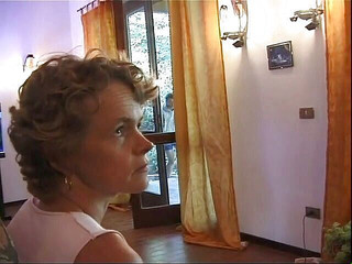 Milf in Love: Kasar yang luar biasa dan kemungkaran jahat (filem lucah penuh)