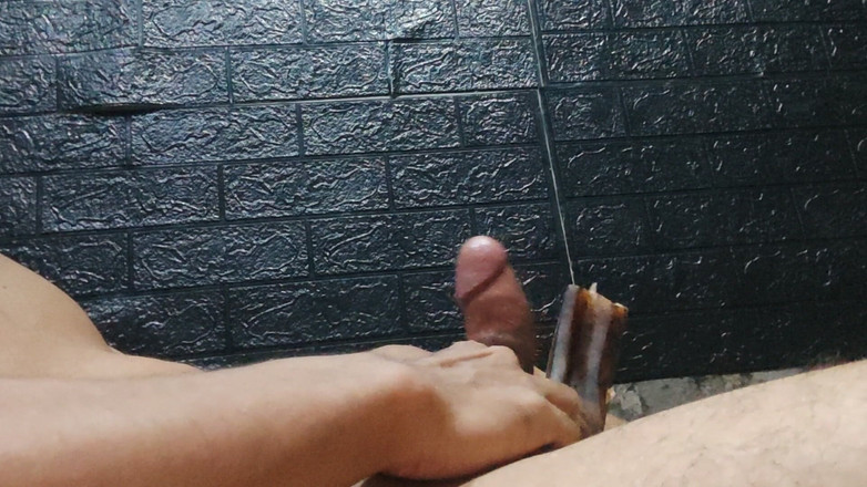 KontolVandem: Dlouho bez podprsenky stříká v crot