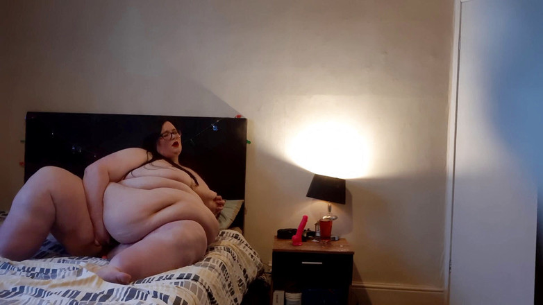 SSBBWLadyBrads: Ssbbw masturbuje sperma