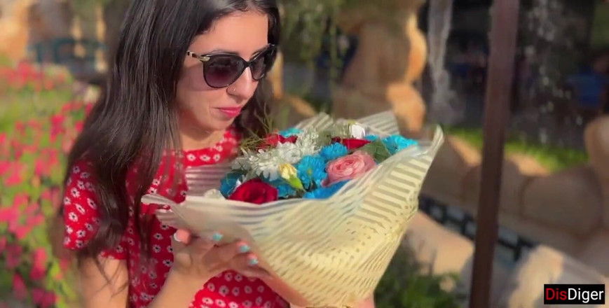 Dis Diger: I Read Poems and Gave Flowers - and Youre a Beauty,...