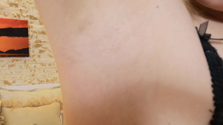 Erotic Tanya: Adore my armpits!