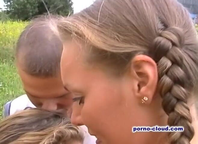 Porno Cloud: Two girls give outdoor lesson for the young boy