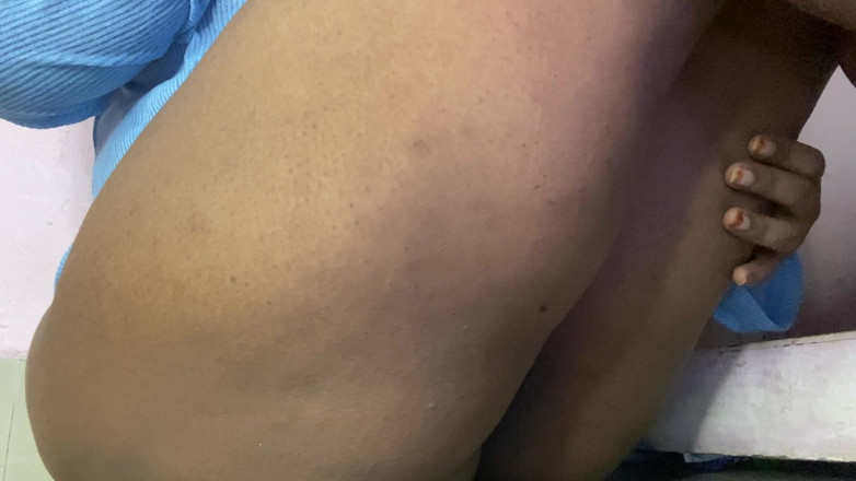 Angoori: 胸をマッサージし、膣を広げて指で愛撫し、XXX動画バイラルMMS