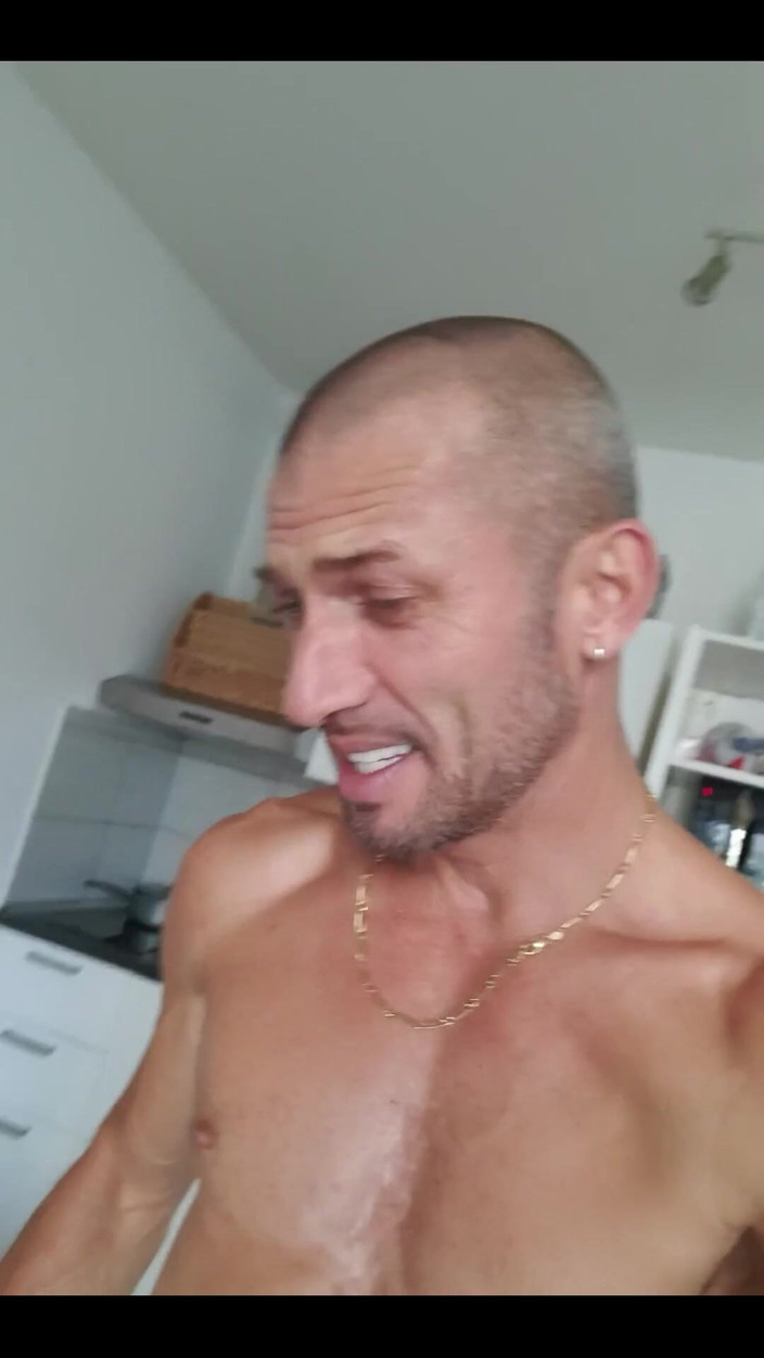 Boy jerking off: ホームクリーニング