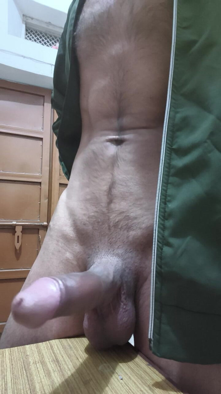 BlondeTroubleshootor: Згинаючи великий член і кінчаючи, не торкаючись рук