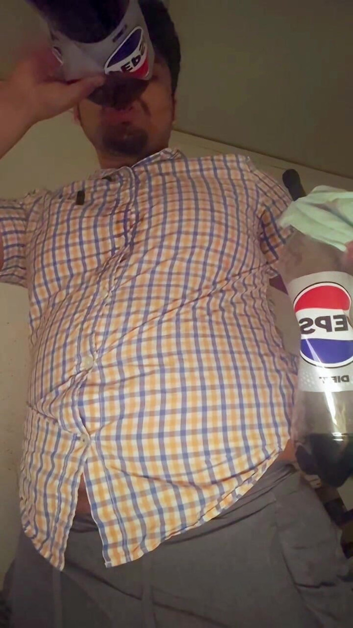 NakyJoss: 내 배의 큰 슬로쉬와 거글의 소리를 들으려고