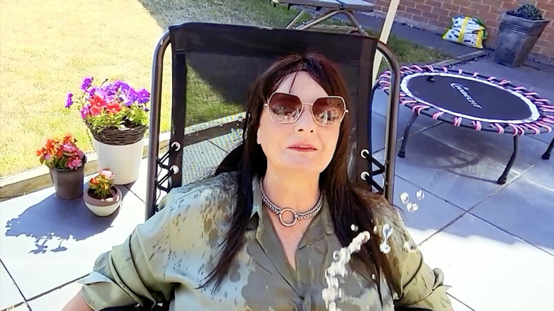 ithastopeefun: Piss Fun on the Sun-lounger