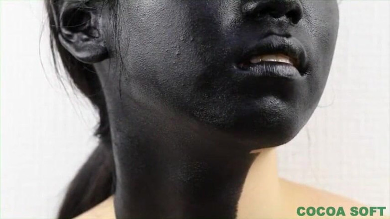 Cocoa Soft: 자위 후 바디 페인팅 어린 아시아 소녀
