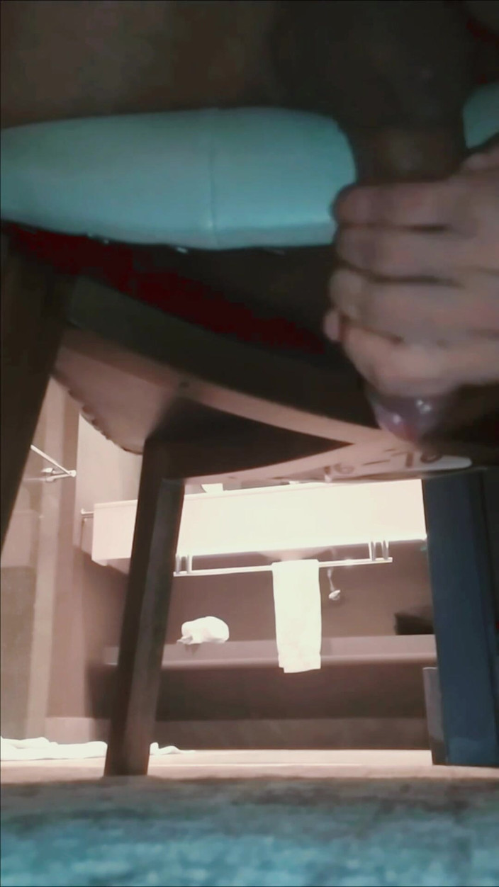 Naughty Cock: Strana A &amp; Strana B velmi nezbedného chlápka s velkým čůrákem masturbuje