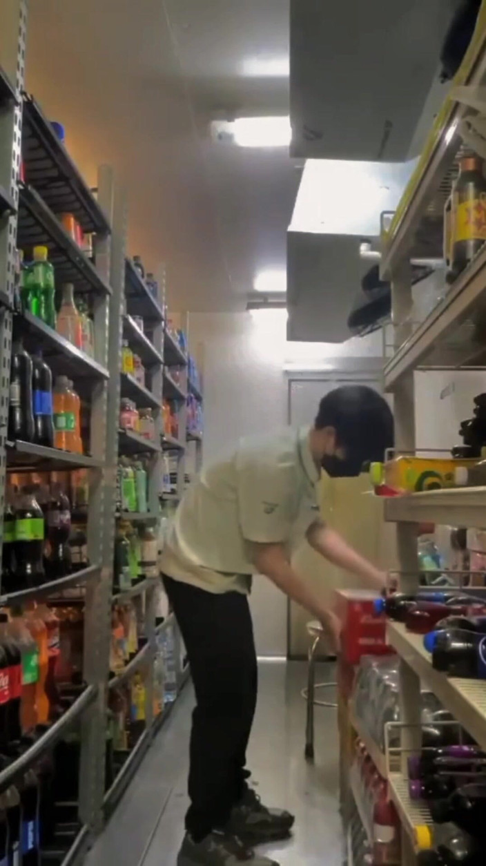 Louswee: Ontspannen winkelen, ondeugende gedachten.