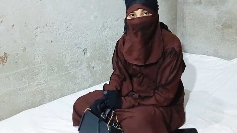 Dearshivani: Moslima vriendin ging naar haar vriendje om een speciaal poesje...