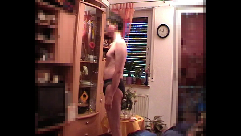 Mark Hannes: Strip Piss Und Hand Masturbation