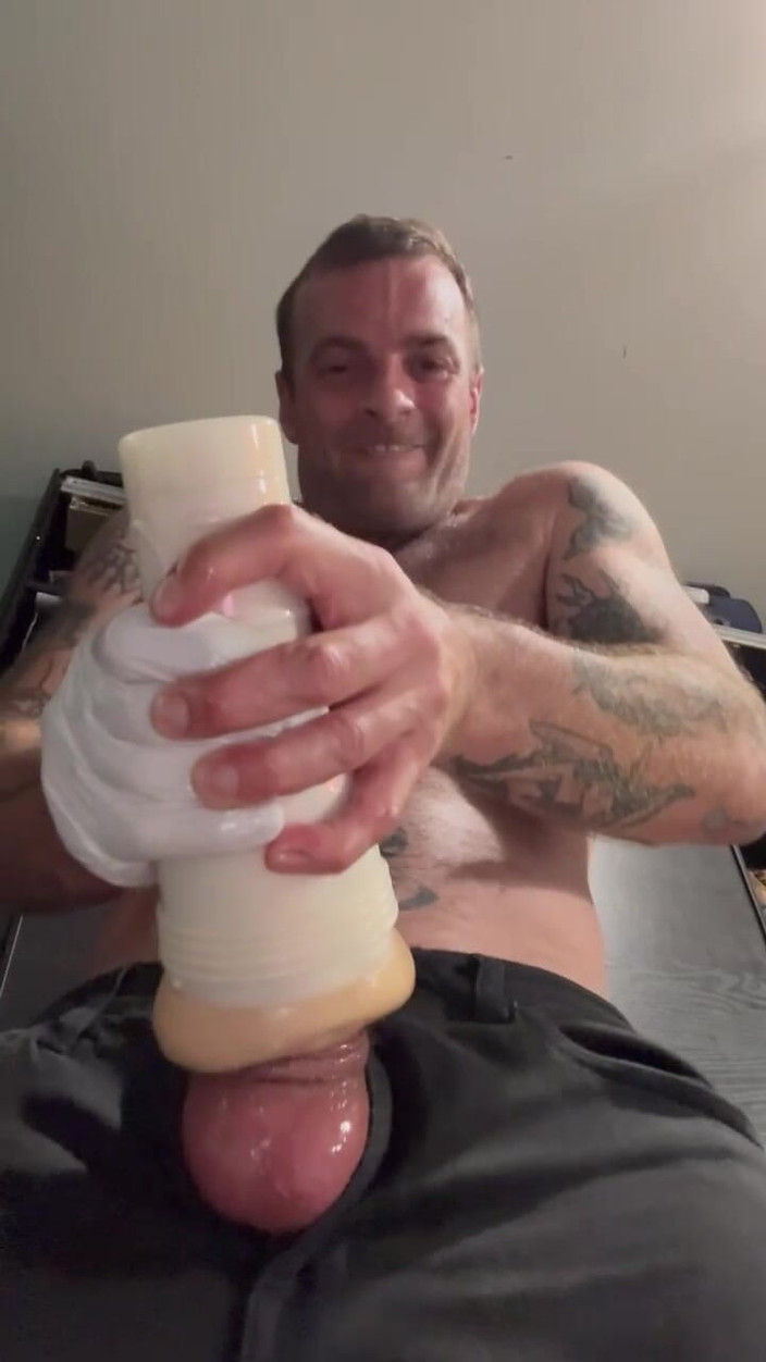 Throatfucker: Futai adânc cu fleshlight